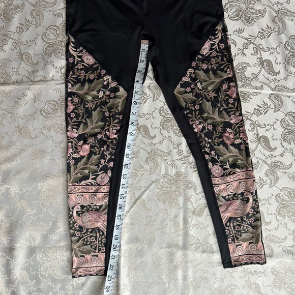 Spell and the Gypsy Activewear yoga set - Picture 7 of 9